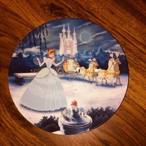 PERFECT FLAWLESS CONDITION Disney Cinderella collectible porcelain dining plate